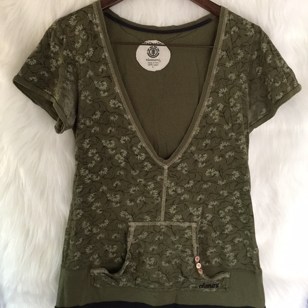 🌺 Element Green V-Neck Pocket Front Top Large